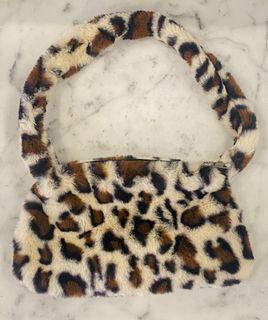 BRAND NEW URBAN OUTFITTERS SOFT LEOPARD PRINT SHOULDER BAG