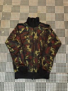 (Category: ) located in . Submitted by Secondbrand (Listing ID 1184954254, Image 1). Description: .