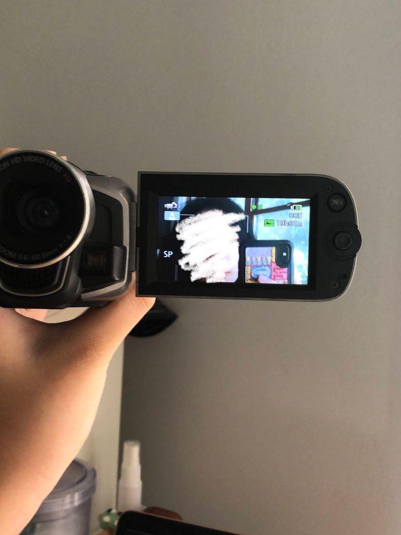 canon vixia hf r100 handycam, Photography, Video Cameras on Carousell