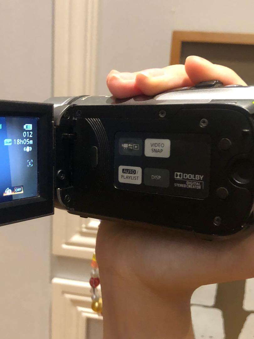canon vixia hf r100 handycam, Photography, Video Cameras on Carousell