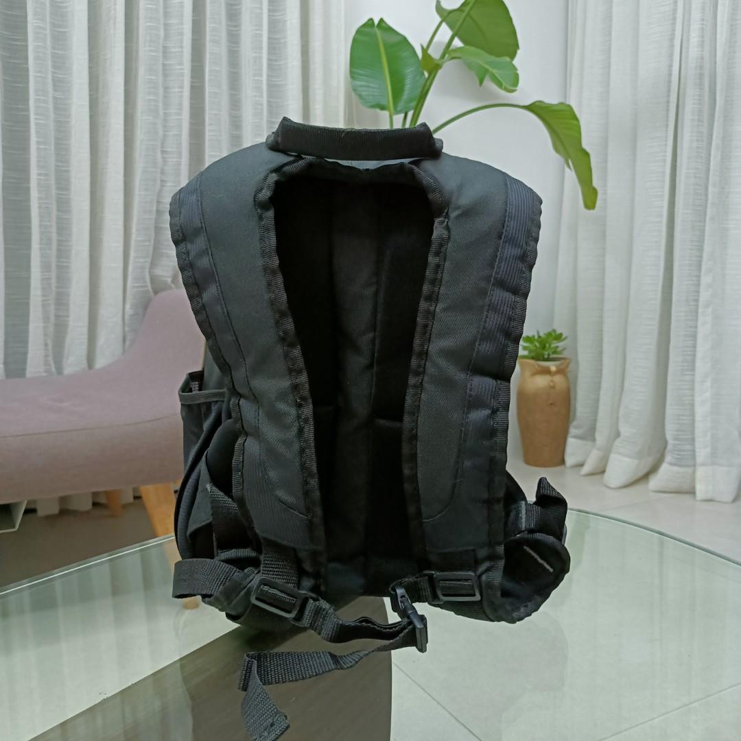 Case Logic Camera Bag (Category: Camera Bags & Carriers) located in Cavite. Submitted by katdoctora (Listing ID 1185071385, Image 3). Description: Case Logic Camera Bag Width: 5.5in Height: 13.5in Length: 10in Pre-loved MOP: Gcash.