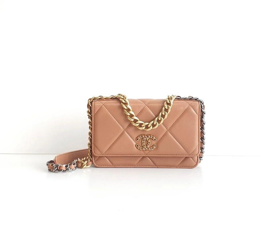 Chanel 19 wallet on chain Caramel lamb ghw metal plate