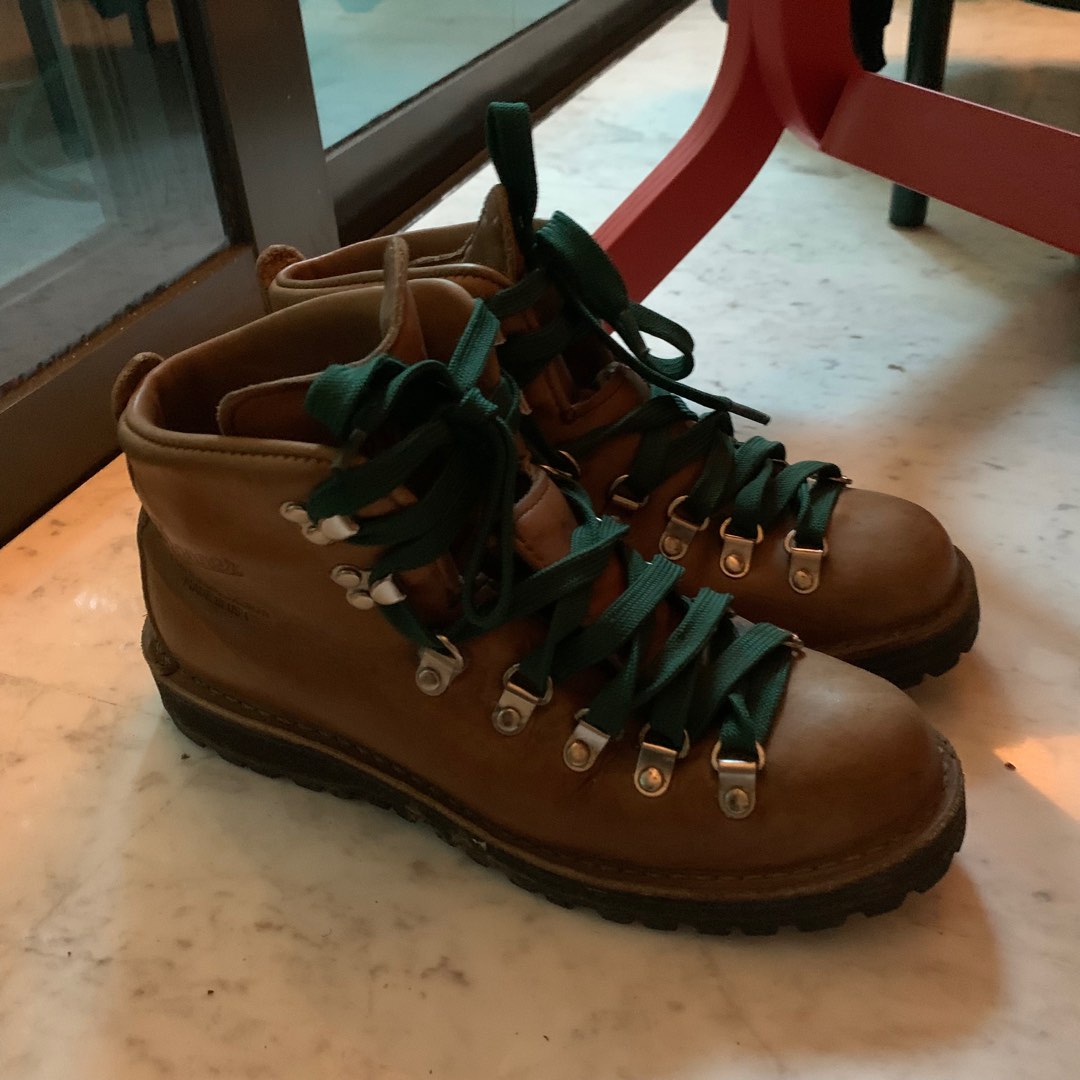 Danner Mountain Light Cascade Boots, Women's Fashion, Footwear