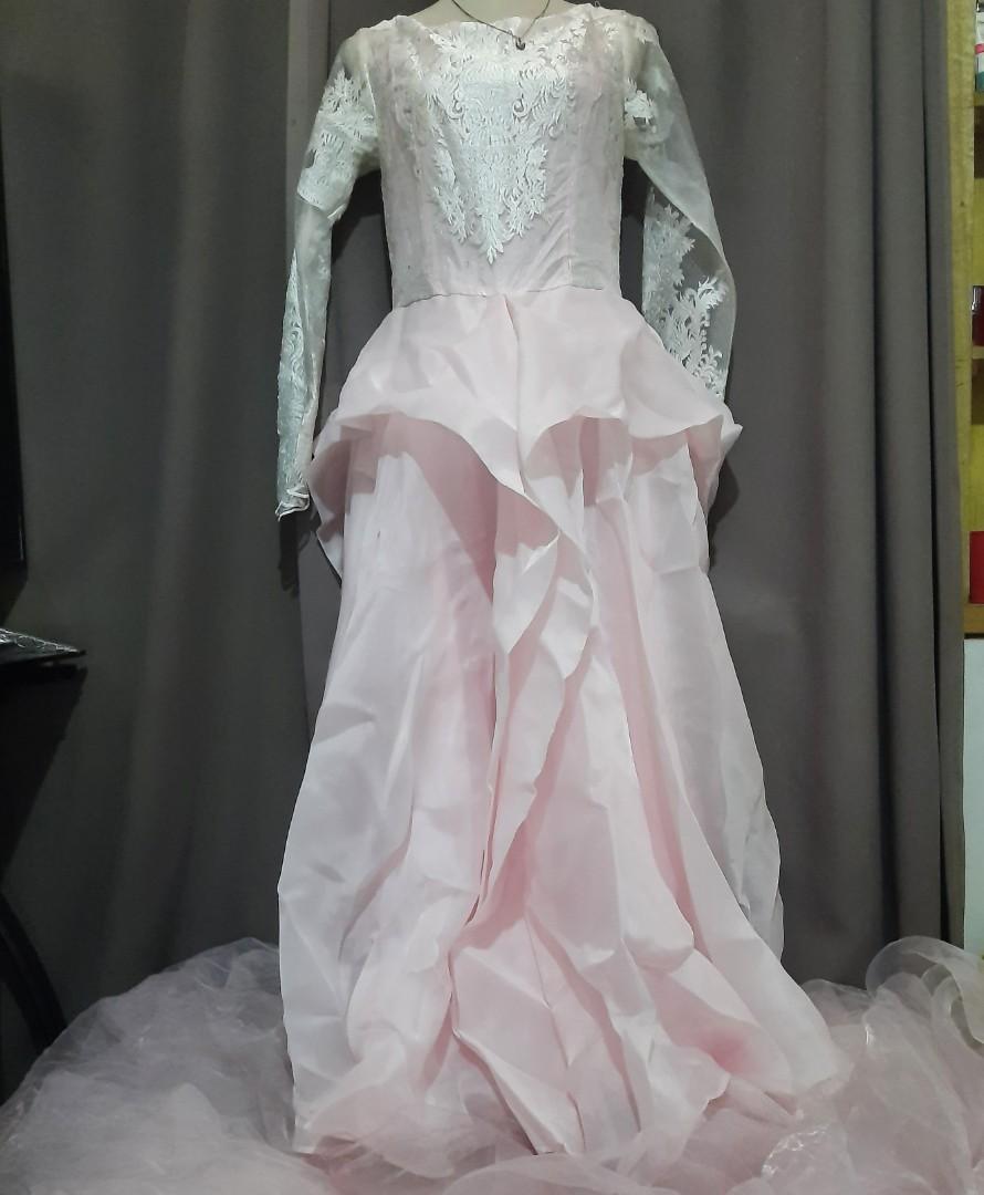 Disney princess pink gown (Category: Evening dresses & gowns) located in Quezon City. Submitted by janelle114 (Listing ID 1185017372, Image 3). Description: Size Medium to large bought in Bahrain for 20BHD/2500PHP now selling for 800php Used once or twice. As good as new. Body Length - 50 inches Arm's length - 25 inches Breast size - 17 inches (d15).
