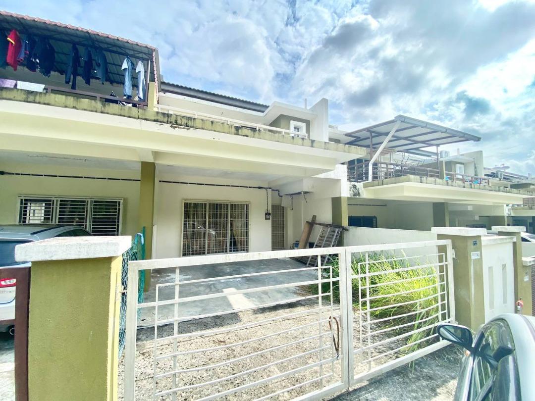 DOUBLE STOREY TAMAN MASJID TANAH, MELAKA, Property, For Sale on Carousell