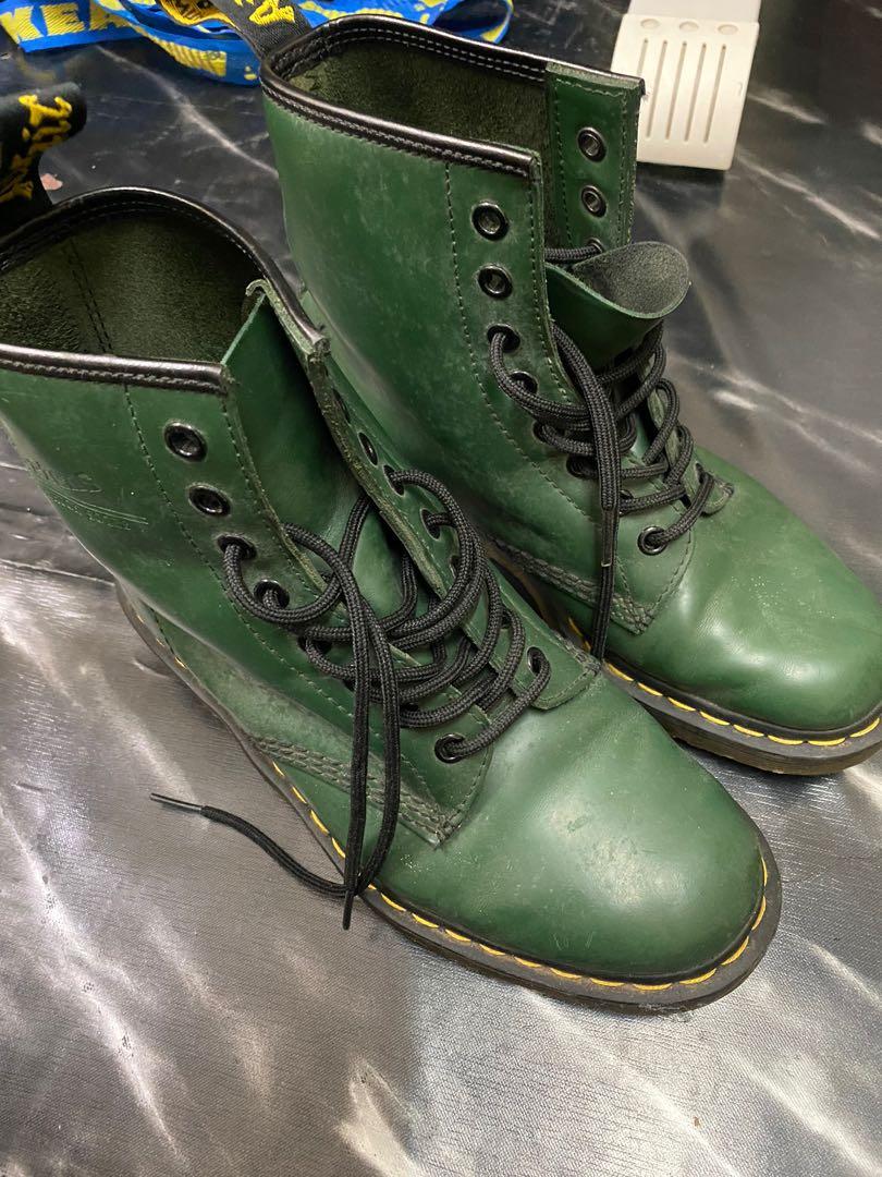 Size 7 doc martens sale