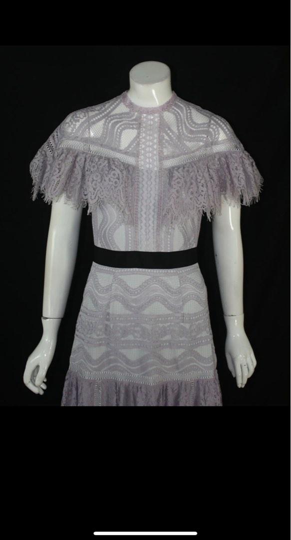 Dress (Category: Evening dresses & gowns) located in Pasig City. Submitted by luxuryitems2021 (Listing ID 1184958045, Image 3). Description: .