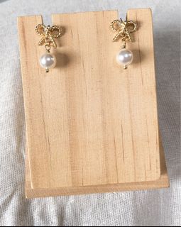 (Category: ) located in . Submitted by bloomingdales (Listing ID 1184971056, Image 1). Description: .