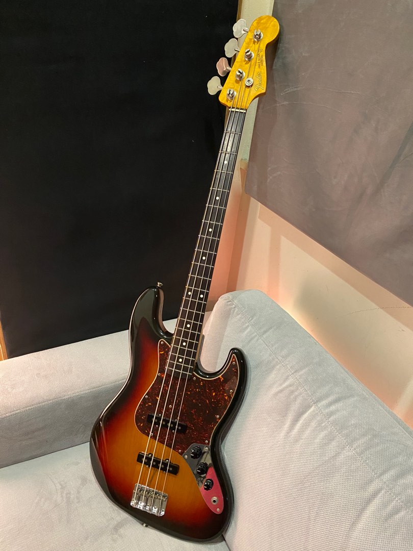Fender Japan Jazz Bass Reissue 62 JB62 3 tone sunburst, Hobbies