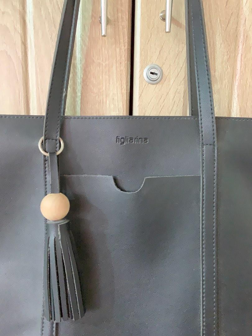 Figliarina Tote Bag (Category: Tote Bags) located in Pasay City. Submitted by kmoarse (Listing ID 1185031350, Image 2). Description: 🌹 Gift given to me but my books cannot fit in 🌹 Looks good as new ✨ 🌹 No dust bag 🌹 Website price is P1,100.