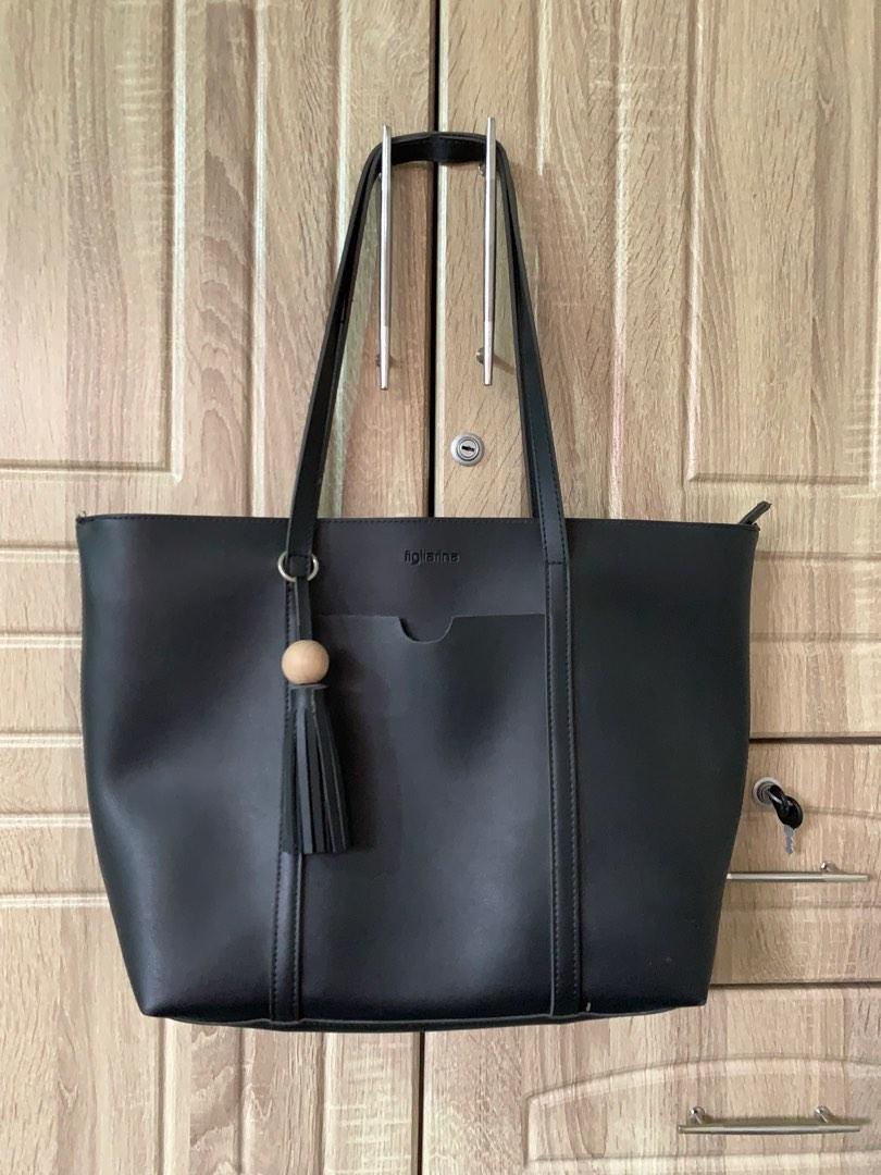Figliarina Tote Bag (Category: Tote Bags) located in Pasay City. Submitted by kmoarse (Listing ID 1185031350, Image 1). Description: 🌹 Gift given to me but my books cannot fit in 🌹 Looks good as new ✨ 🌹 No dust bag 🌹 Website price is P1,100.