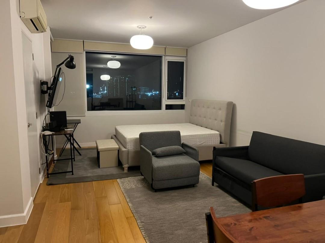 FOR LEASE!! PARK TERRACES TOWER 1 STUDIO (Category: Apartments & Condos) located in Muntinlupa City. Submitted by johann.ocampo (Listing ID 1184987138, Image 1). Description: Park Terraces Tower 1 studio for lease: - 44 sqm - fully furnished - with washer dryer - unobstructed view of San Lorenzo Village greenery - 1 parking slot on B3 70k inclusive of parking & dues Johann Ocampo 0917 817 34 53 27751.