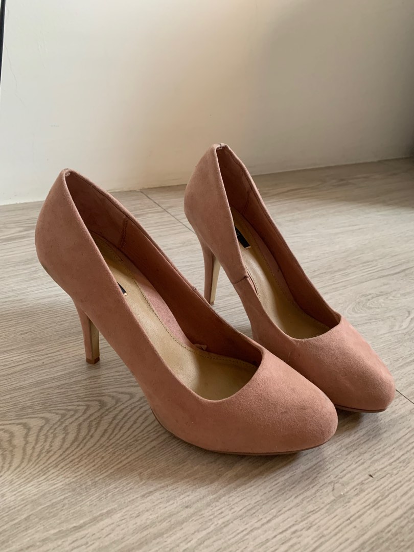 Forever 21 Pink Velvet 4 inch Tall High Heels. Size 8.5 9 Women s