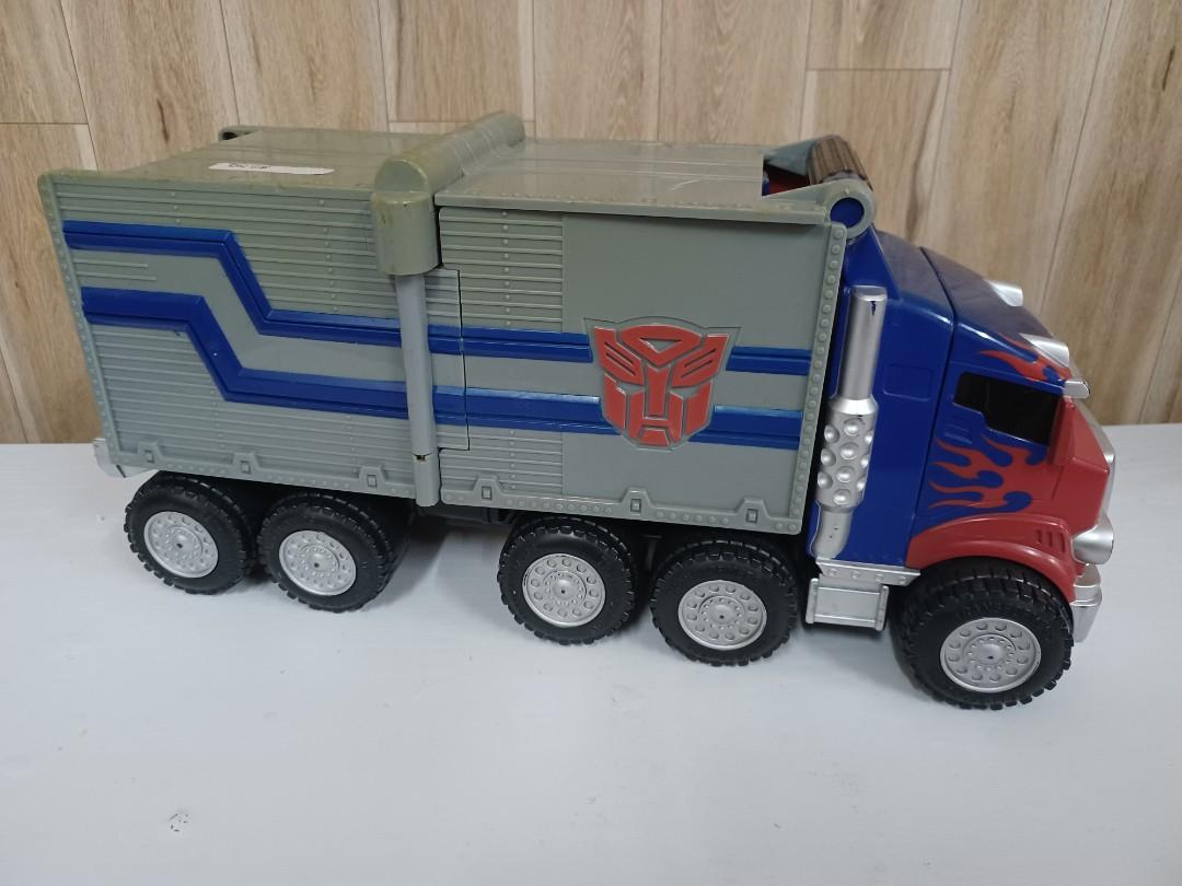 Transformers optimus store prime battle truck
