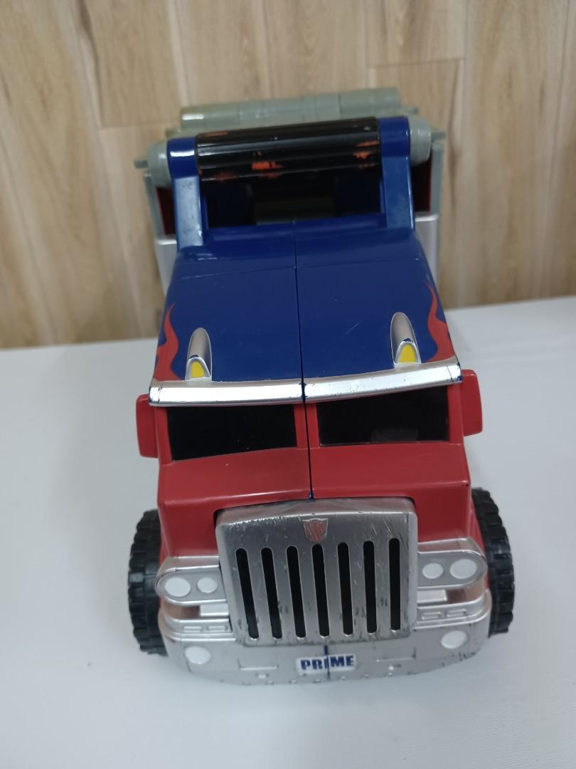 Transformers optimus store prime battle truck