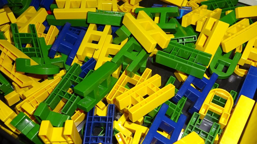 H shaped building blocks store