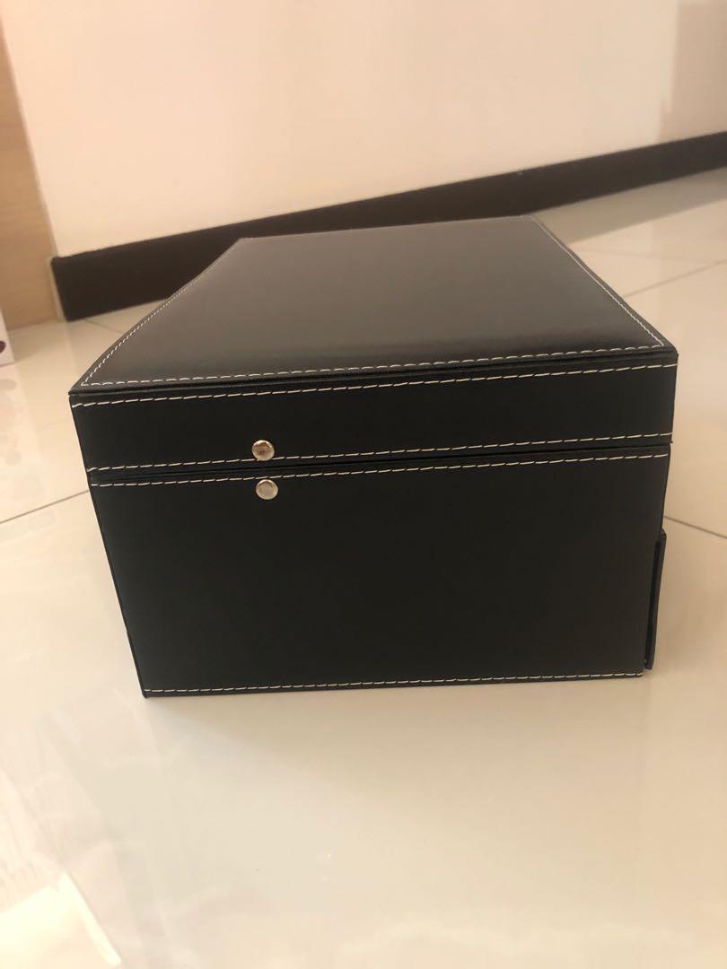 Jewelry store box, Women's Fashion, Jewelry & Organisers, Accessory