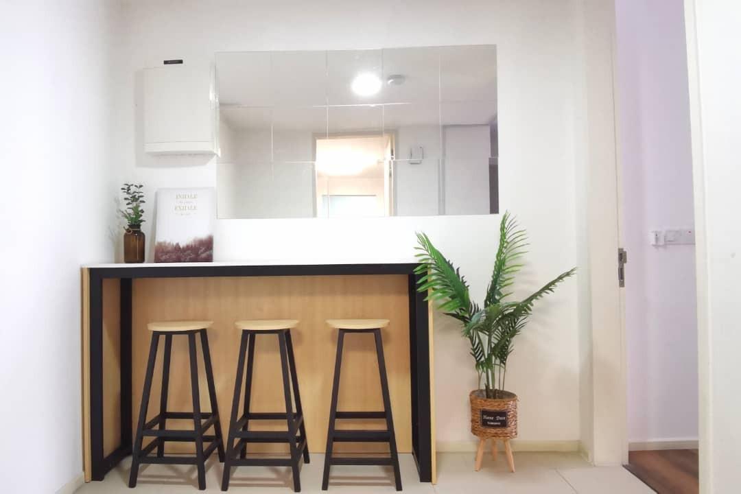 Kitchen Island / Kitchen Bar Table, Furniture & Home Living, Furniture