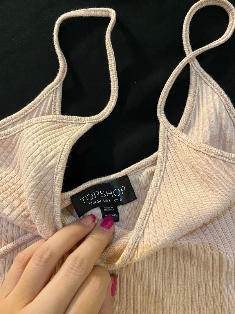 Light pink crop top, Women's Fashion, Tops, Sleeveless on Carousell