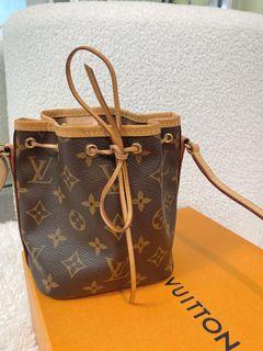 LOUIS VUITTON Nano Neo Handbag