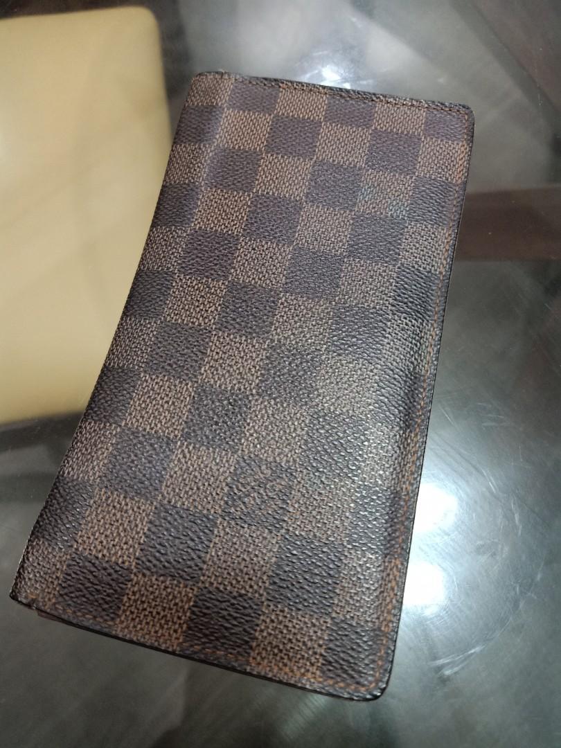 Louis Vuitton Project Wallet (Category: Luxury Bags & Wallets) located in Mabalacat. Submitted by chiccharmbymitch (Listing ID 1184903393, Image 1). Description: Authentic Needs stitching/repair.