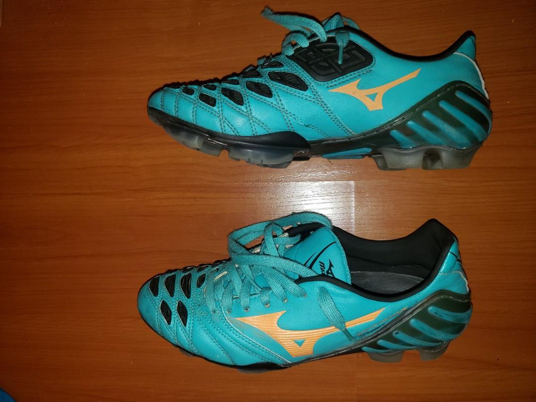 Mizuno Wave Ignitus 2 football soccer shoes, Men's Fashion, Footwear, Sneakers on Carousell