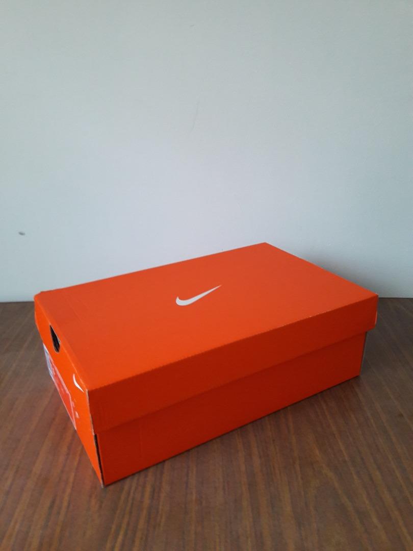 sneakers box nike