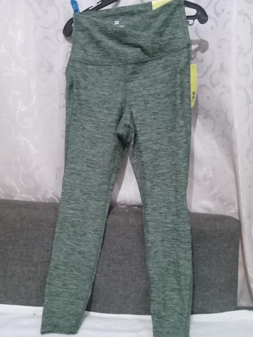 NWT ALL IN MOTION Contour Curvy Leggings Pants Women's S Nipped Waist,  Women's Fashion, Activewear on Carousell