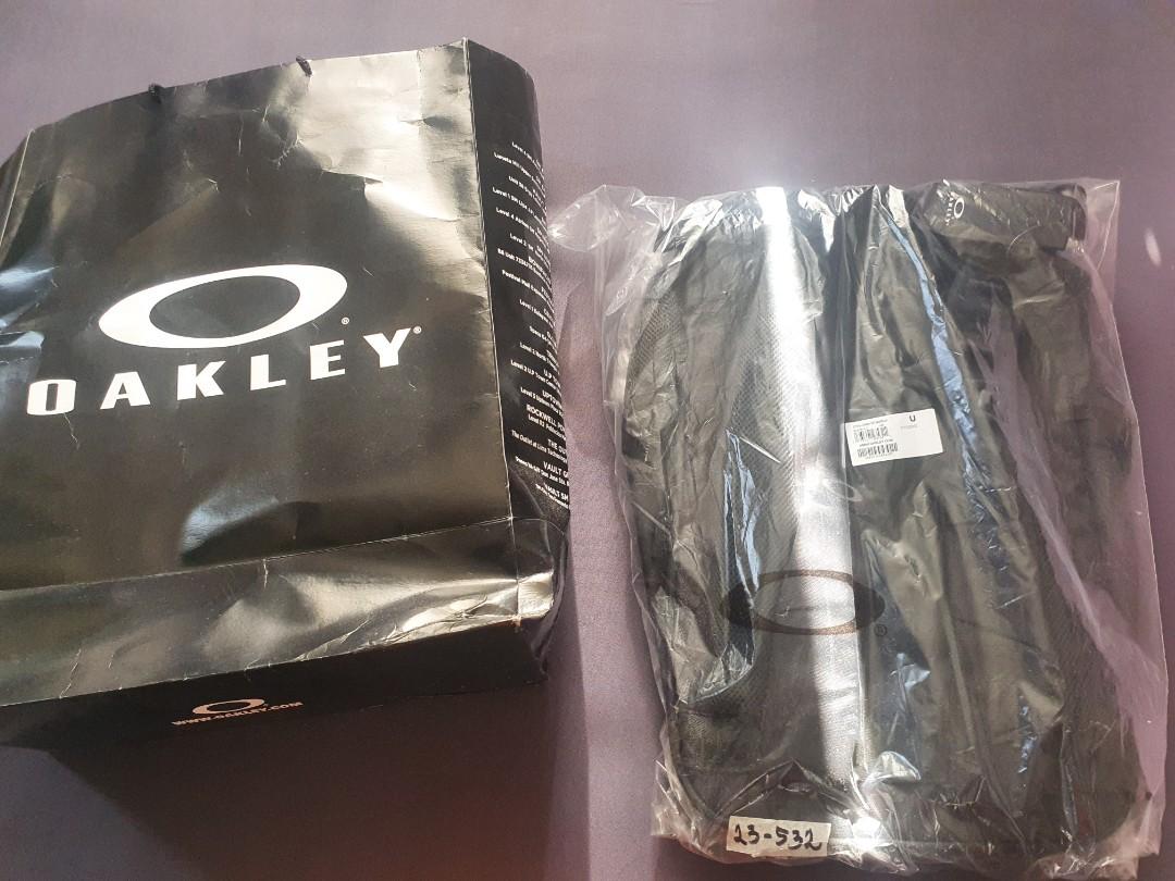 Introducir 109+ imagen oakley futura Thptnganamst.edu.vn