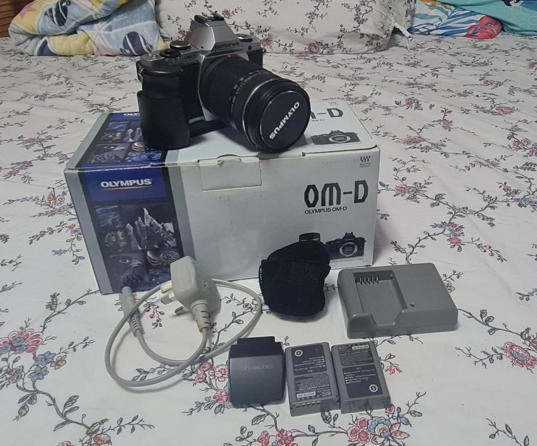 Olympus OMD EM5 with grip (40150 lens included but not working
