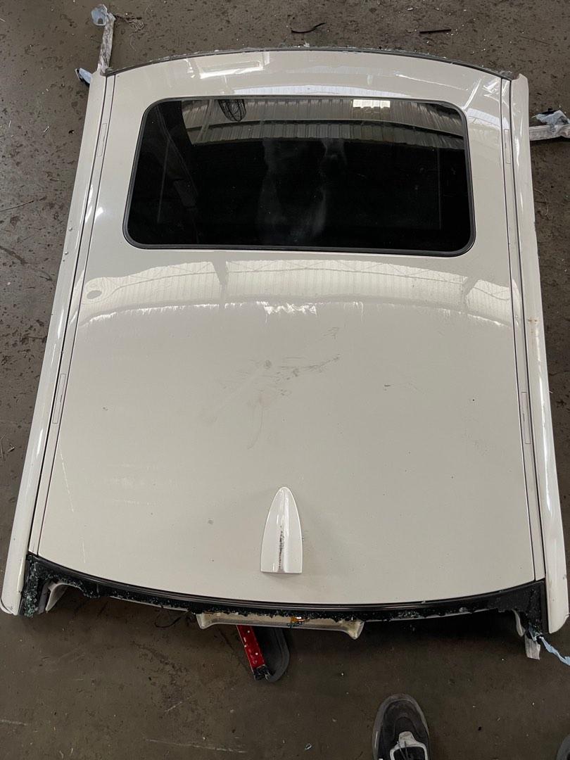 Sunroof BMW E90 3series CBU models full specs M325i specs, Auto