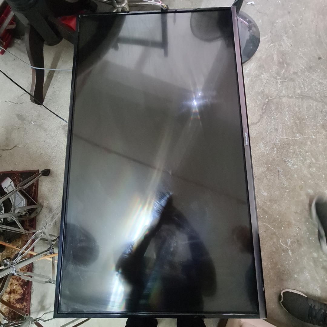 Panasonic 42 Inch Tv With Remote, TV & Home Appliances, TV