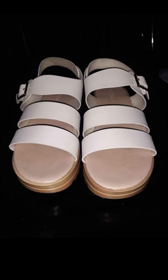 PARISIAN SANDALS, Women's Fashion, Footwear, Flats & Sandals on Carousell