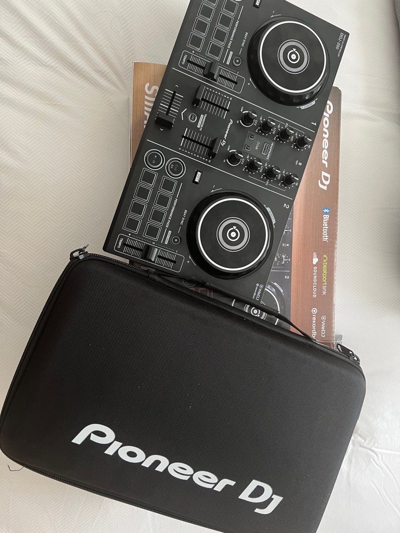 Pioneer DJ DDJ200 Controller, with official case., Hobbies & Toys