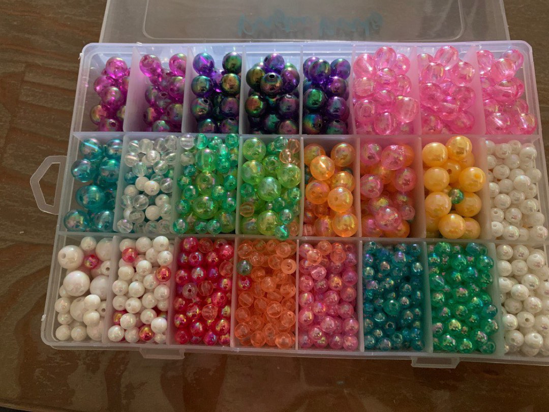 Plastic beads, Hobbies & Toys, Stationery & Craft, Craft Supplies