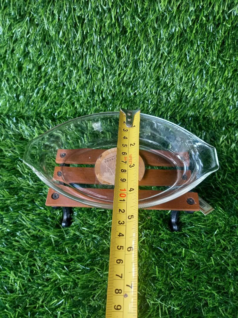 Pyrex Mini Oval Plate (Category: Bakeware) located in Paranaque City. Submitted by christinashoppe (Listing ID 1185009250, Image 3). Description: likenew conditions.
