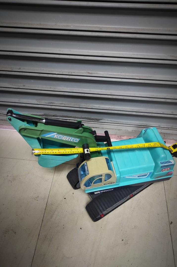 Realistic Vintage Kobelco Ride on Excavator, Hobbies & Toys, Toys