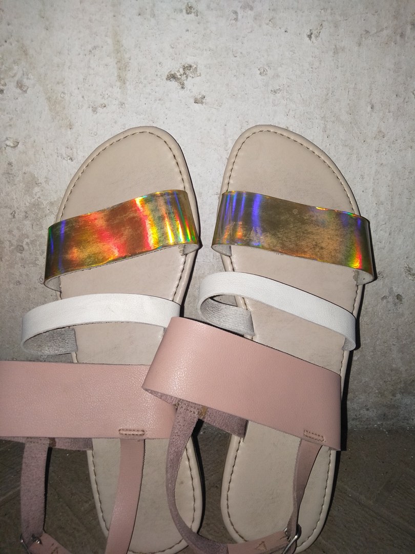 Sandal hologram on sale