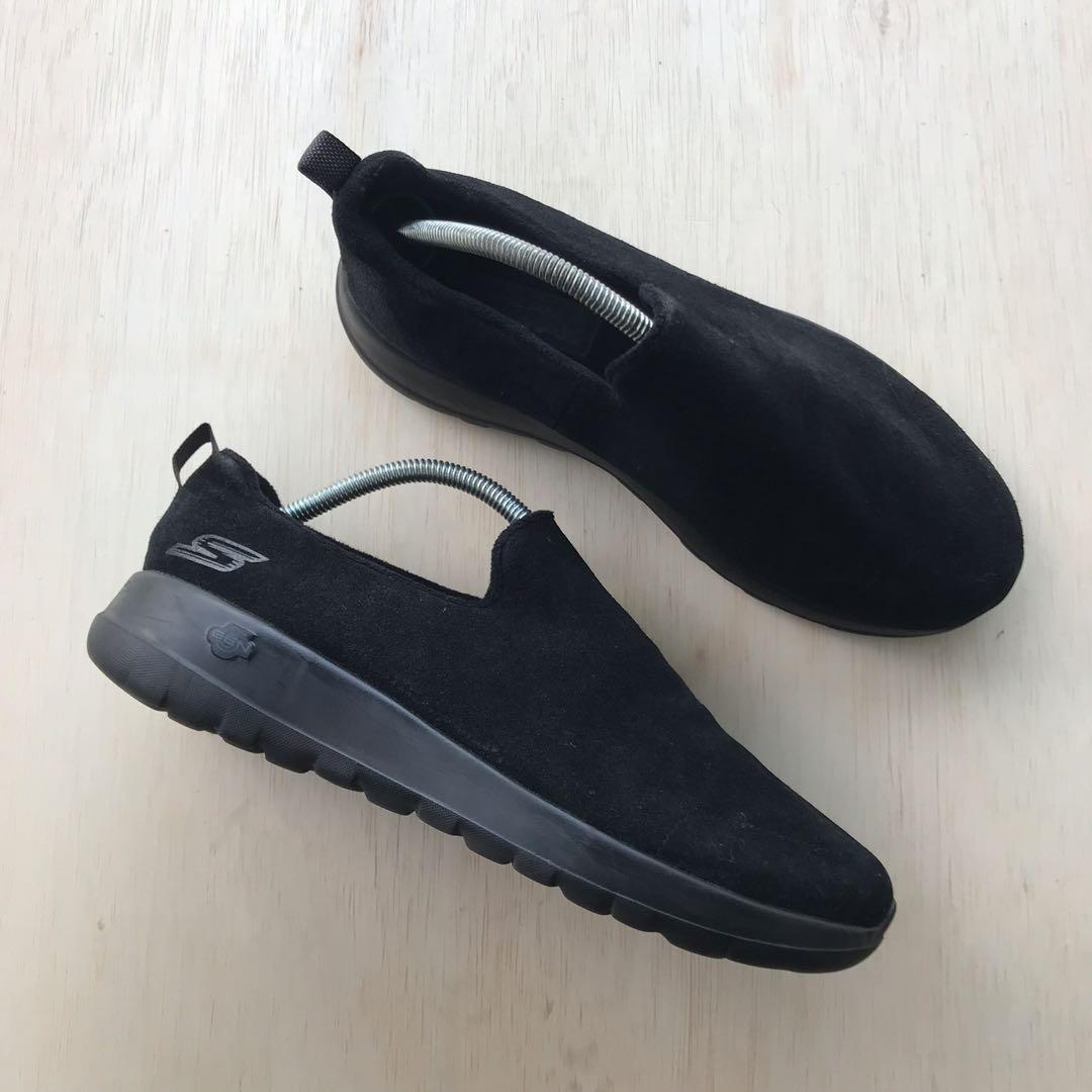 Skecher slip store ons 9.5