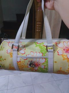 (Category: ) located in . Submitted by ms_preloved06 (Listing ID 1184960873, Image 1). Description: .
