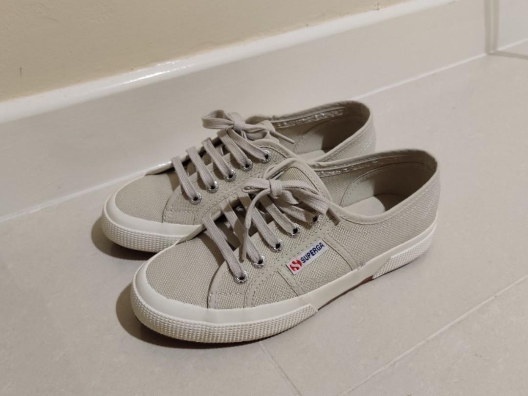 Superga best sale classic grey