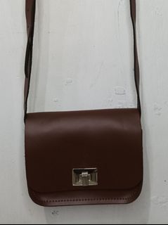 (Kategori: ) berada di . Dikirim oleh Simple_Thrift (ID iklan 1185061843, Gambar 1). Deskripsi: .