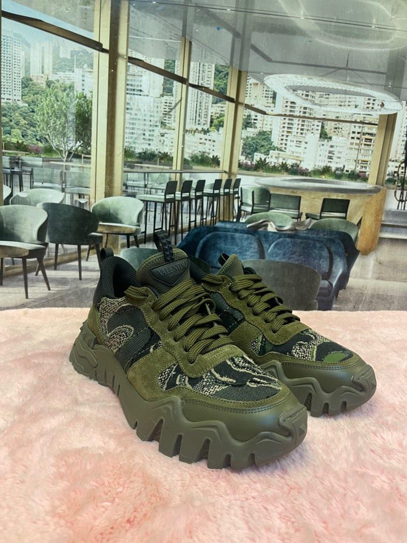 Valentino sneakers size 41, 男裝, 鞋, 波鞋- Carousell