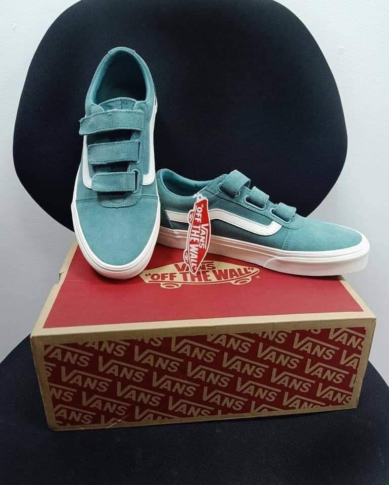 Women's vans ward hot sale v skate shoes