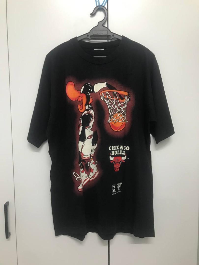 VTG LOONEY TUNES DUFFY DUCK CHICAGO BULLS 90S, Men's Fashion, Tops