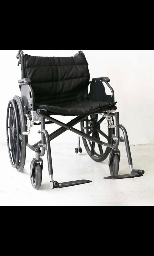 Wheelchair plus size; 22 inch wide, Health & Nutrition, Assistive