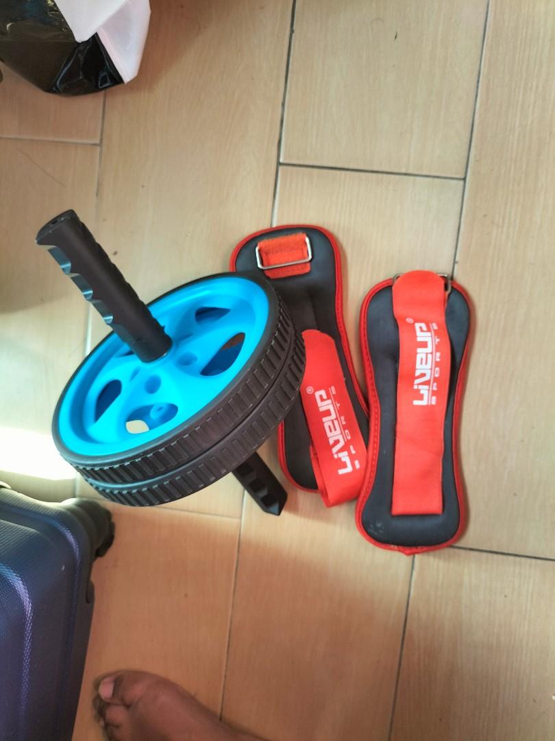 wrist and ankle weights .5kg each & toning roller, Sports Equipment