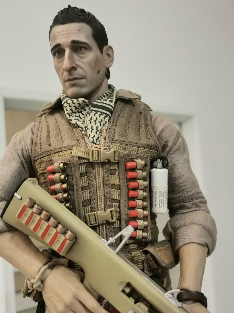 WTS 1/6 Scale Custom Military Figure / Royce Predators (Hot Toys