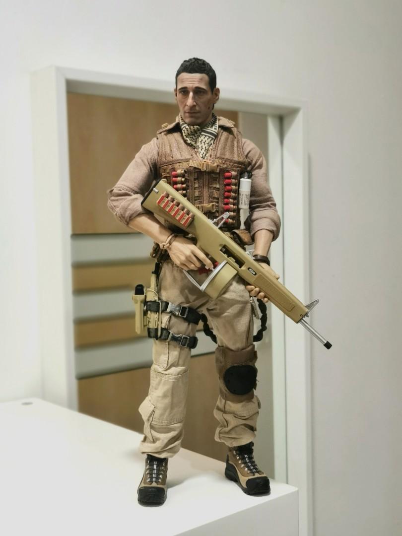 WTS 1/6 Scale Custom Military Figure / Royce Predators (Hot Toys