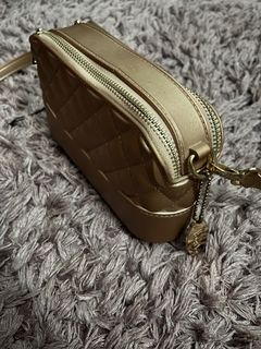 (Category: ) located in . Submitted by thrift.wardrobeph (Listing ID 1185233839, Image 1). Description: .